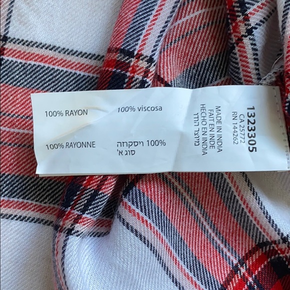 Short sleeved plaid button up blouse - Picture 5 of 5